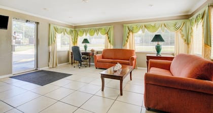 Douglas GA | King Bed