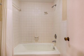 Shower - Premium King Bed|Douglas GA (Douglas GA)