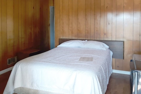Room. Ms 6 Durant MS | Full Bed