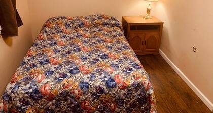 2 Bedroom Cabin|East Stroudsburg