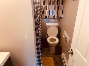 Bathroom - Studio with Kitchen|East Stroudsburg (East Stroudsburg)