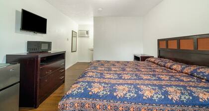 Queen Bed|Smoking|Palestine