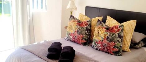 2 bedrooms, iron/ironing board, WiFi, bed sheets