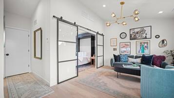 1 bedroom, desk, iron/ironing board, WiFi (free)