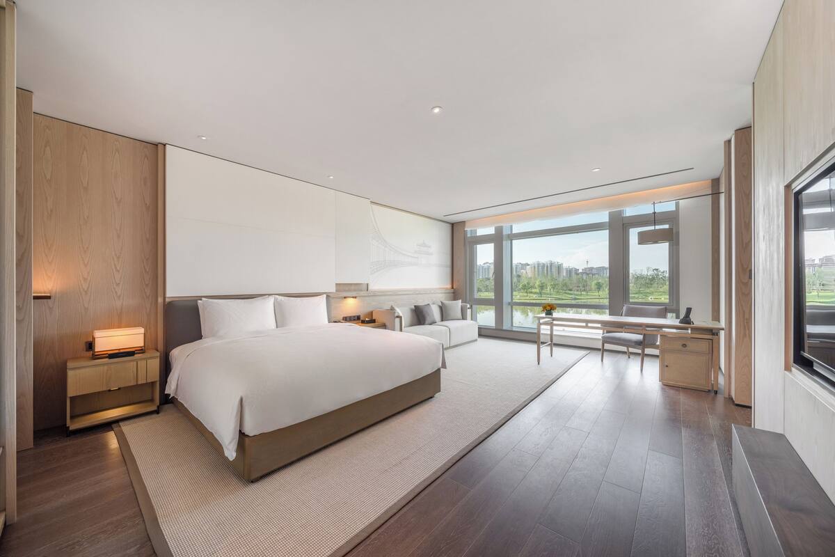 Suite superior, vistes al llac
