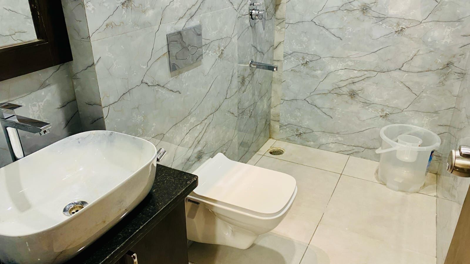 Executive Room | Bathroom | Shower, towels, soap