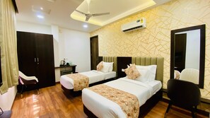 Desk - Hotel Rove Inn (Indore)