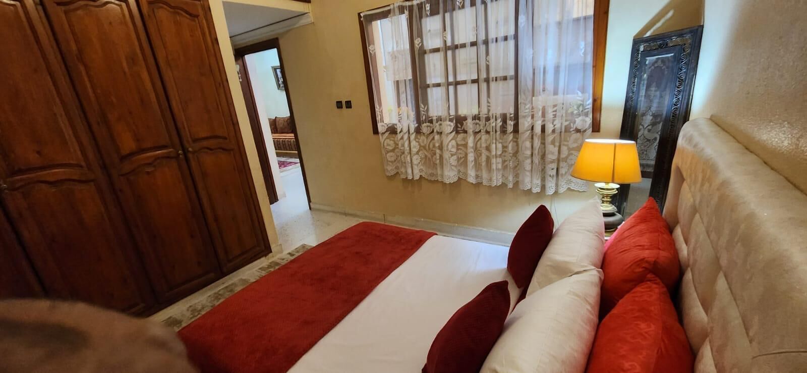 2 chambres, fer et planche à repasser, Wi-Fi, draps fournis