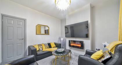House Sleeps 4 With Garden and Parking