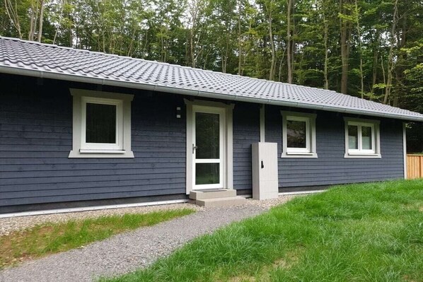 Exterior - Forest Quarter No. 12 (Bad Arolsen - Wetterburg)