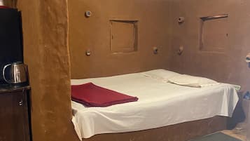 Exclusive Suite, Courtyard View | Desk, laptop workspace, free WiFi