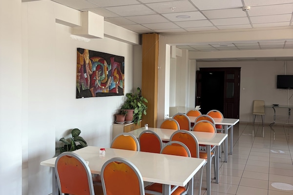Café da manhã continental todos os dias mediante uma taxa