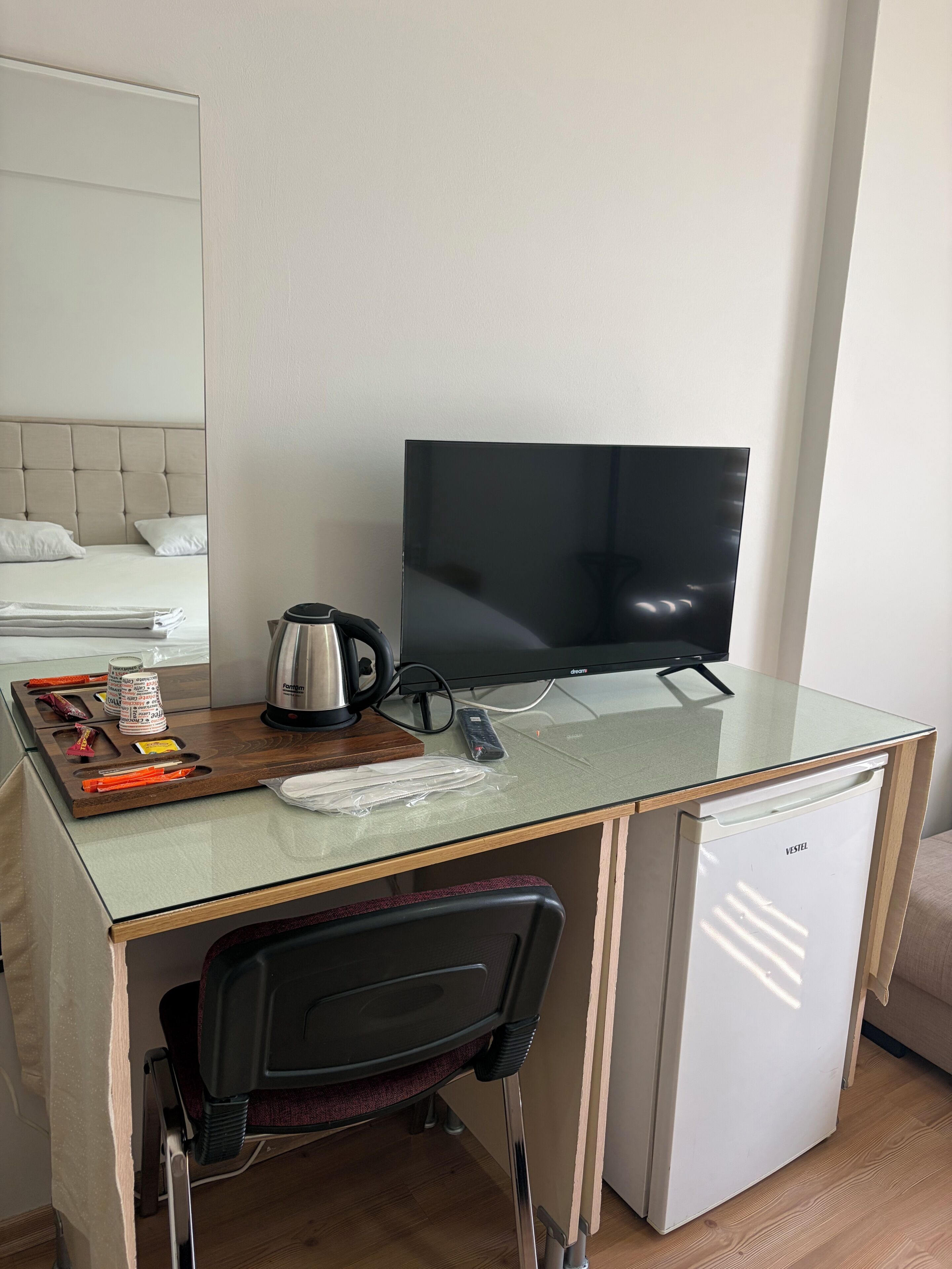Desk, laptop workspace, free WiFi, bed sheets