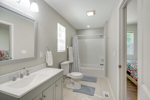 Bathroom - NEW Ranch Home By Duke Hospital & UNC Hospitals (Durham)