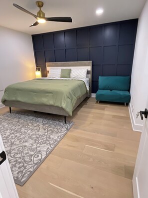 5 bedrooms, iron/ironing board, WiFi, bed sheets