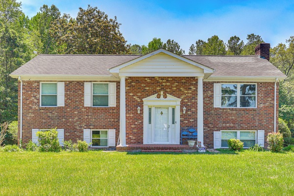 Warsaw Vacation Rental | 4BR | 2.5BA | 2,498 Sq Ft