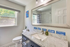 Bathroom - 3 Mi to Dtwn: Spacious Warsaw Retreat w/ Huge Yard (Warsaw)