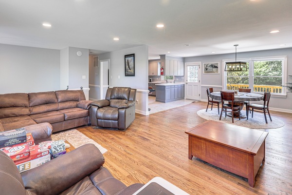 Living Room | Upper Level