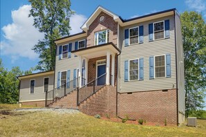 Exterior - On 4+ Acres! Modern Home w/ Lake Access in Orange (Orange)