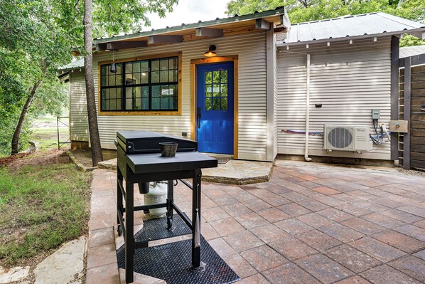 Terrace/patio - Paluxy Riverfront Couple’s Studio on Over 2 Acres! (Glen Rose)