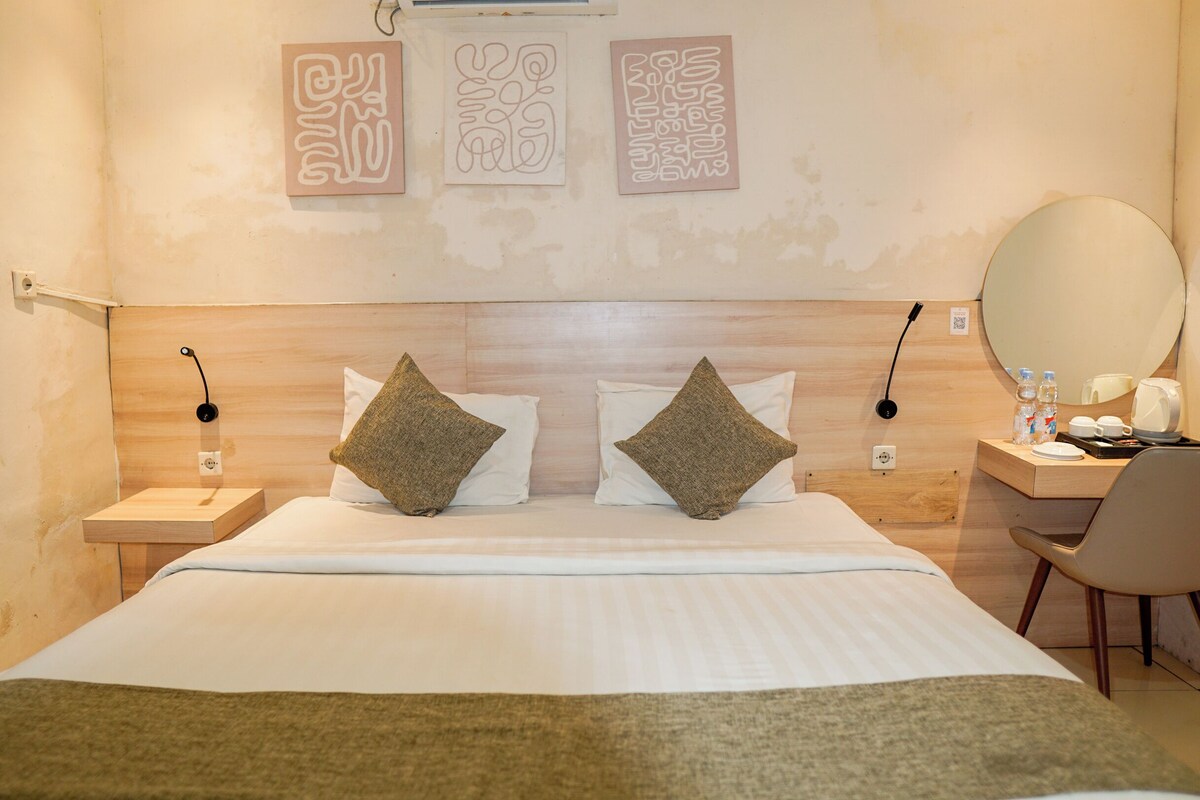 Standard Room | Blackout drapes, iron/ironing board (on request), WiFi (free)