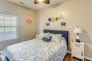 Room - Waterfront Condo w/ Views & Pool in Little River (Little River)