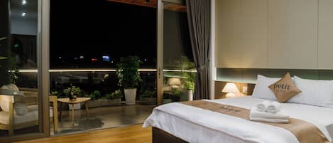 Luxury Double Room, Balcony, City View | Laptop workspace, free WiFi