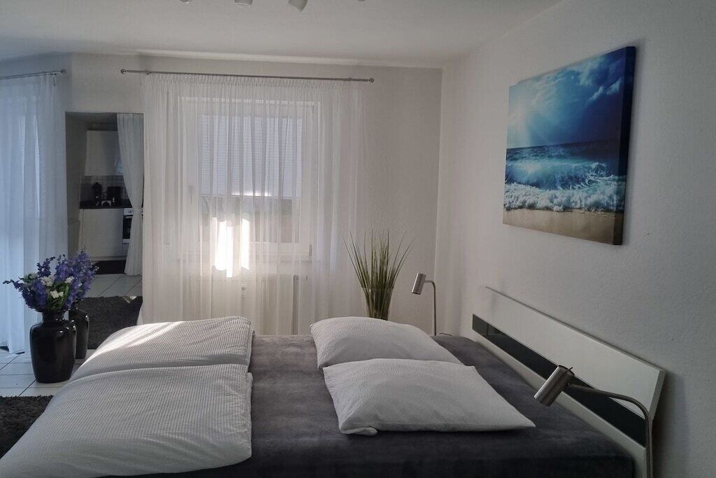 Schreibtisch, Bügeleisen/Bügelbrett, kostenloses WLAN, Bettwäsche
