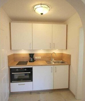 Kühlschrank, Ofen, Herdplatte