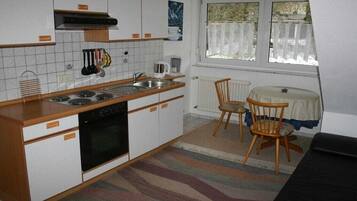 Kühlschrank, Herdplatte, Geschirrspüler