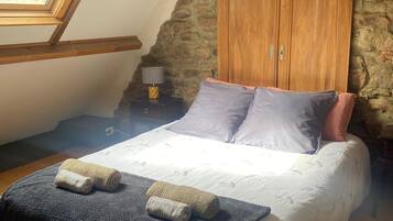 2 chambres, fer et planche à repasser, Wi-Fi gratuit, draps fournis
