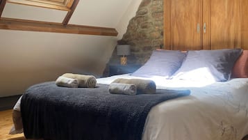 2 makuuhuonetta, silitysrauta/-lauta, ilmainen Wi-Fi, vuodevaatteet