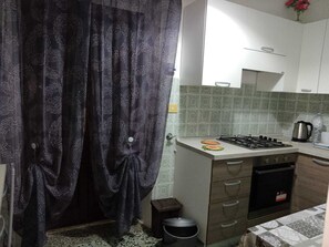 Fridge, oven, stovetop, coffee/tea maker - Mistral Apartment (Zanca)