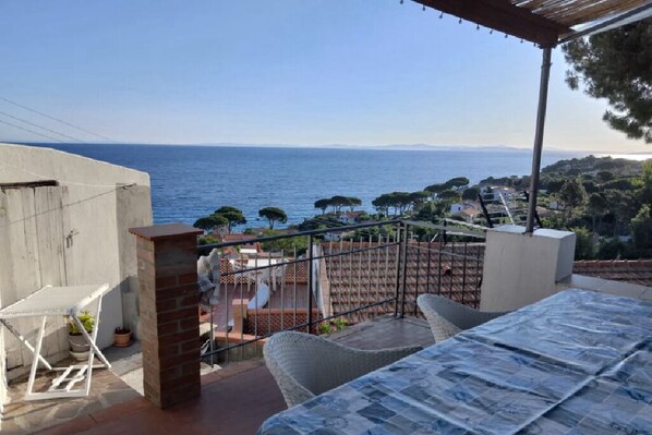 Outdoor dining - Vrbo Property (Zanca)
