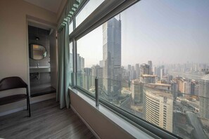 Quarto casal sênior | Cortinas blackout, Wi-Fi de cortesia, roupa de cama
