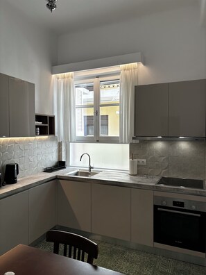 Private kitchen - Larimar: a tranquil & luxurious 3-bedroom apartment at the heart of Rethymno. (Rethymno)