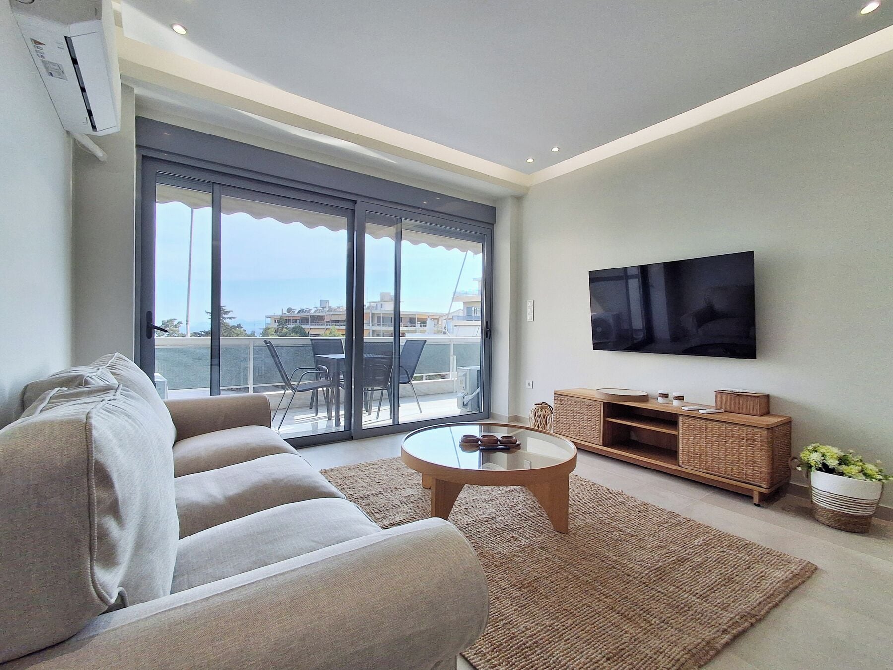 Apartment, Balcony, Sea View | Living area