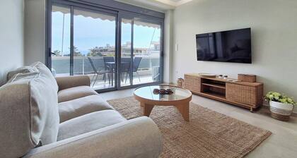 Elegant Apt at Alimos Marina Sea View