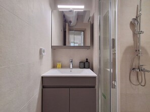 Apartment, Balcony, Sea View | Bathroom - Elegant Apt at Alimos Marina Sea View (Alimos)
