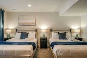 Room - An Elevated Group Retreat with Soaring Glass, Lake Views, Boats, 3 Decks (Lake Harmony)