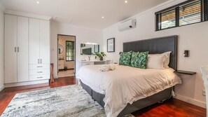 Superior Double or Twin Room, Garden View | In-room safe, iron/ironing board, free WiFi - Cloverleigh Guest House (George)