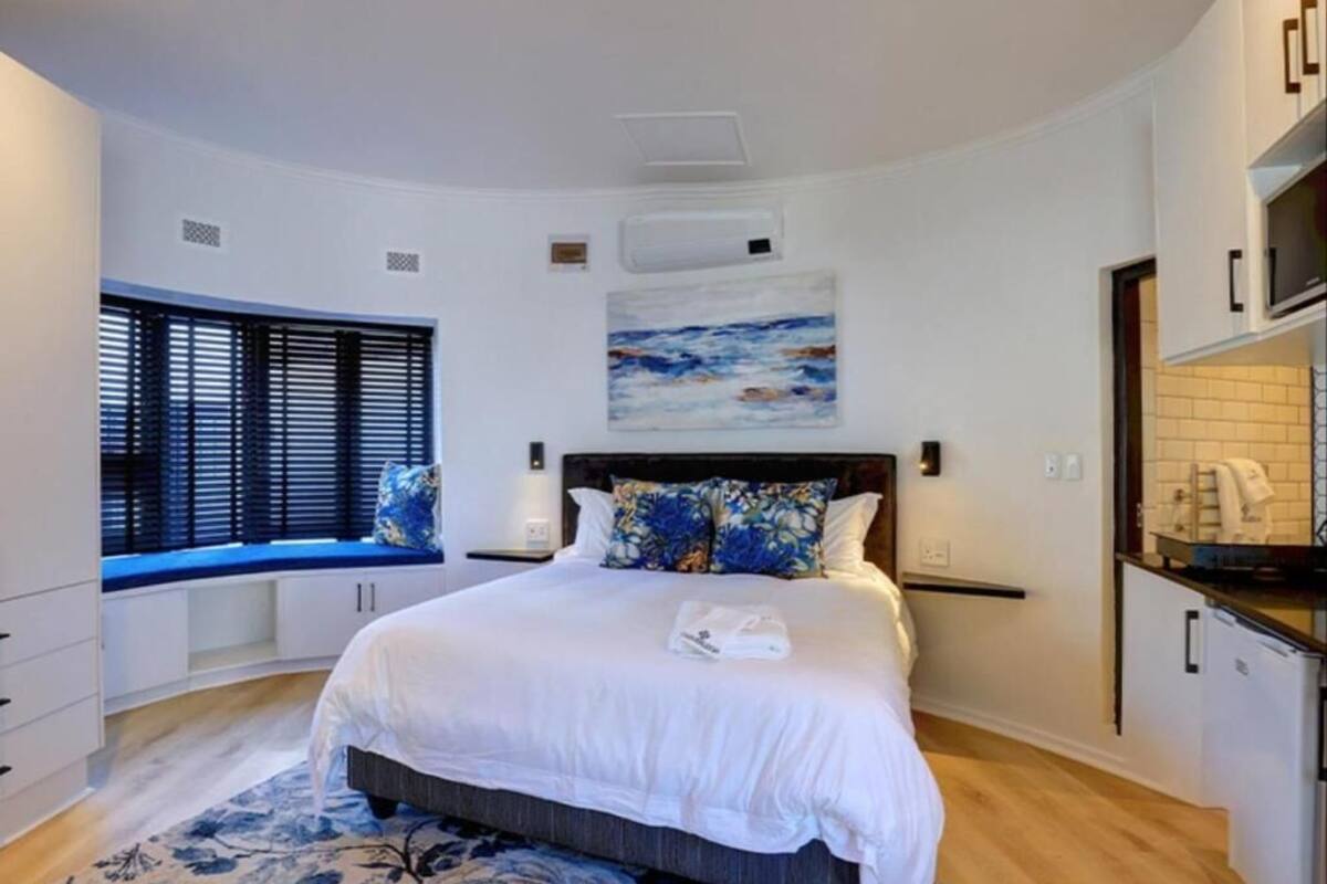 Deluxe Double Room, Garden View | In-room safe, iron/ironing board, free WiFi