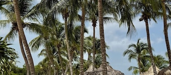 Cadaques Beach Retreat 2BR Resort Escape
