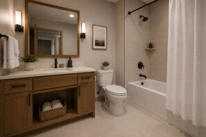 Superior-Zimmer | Badezimmer | Kostenlose Toilettenartikel, Haartrockner, Handtücher, Seife