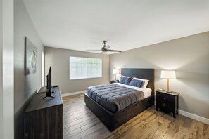 3 bedrooms, desk, free WiFi, bed sheets