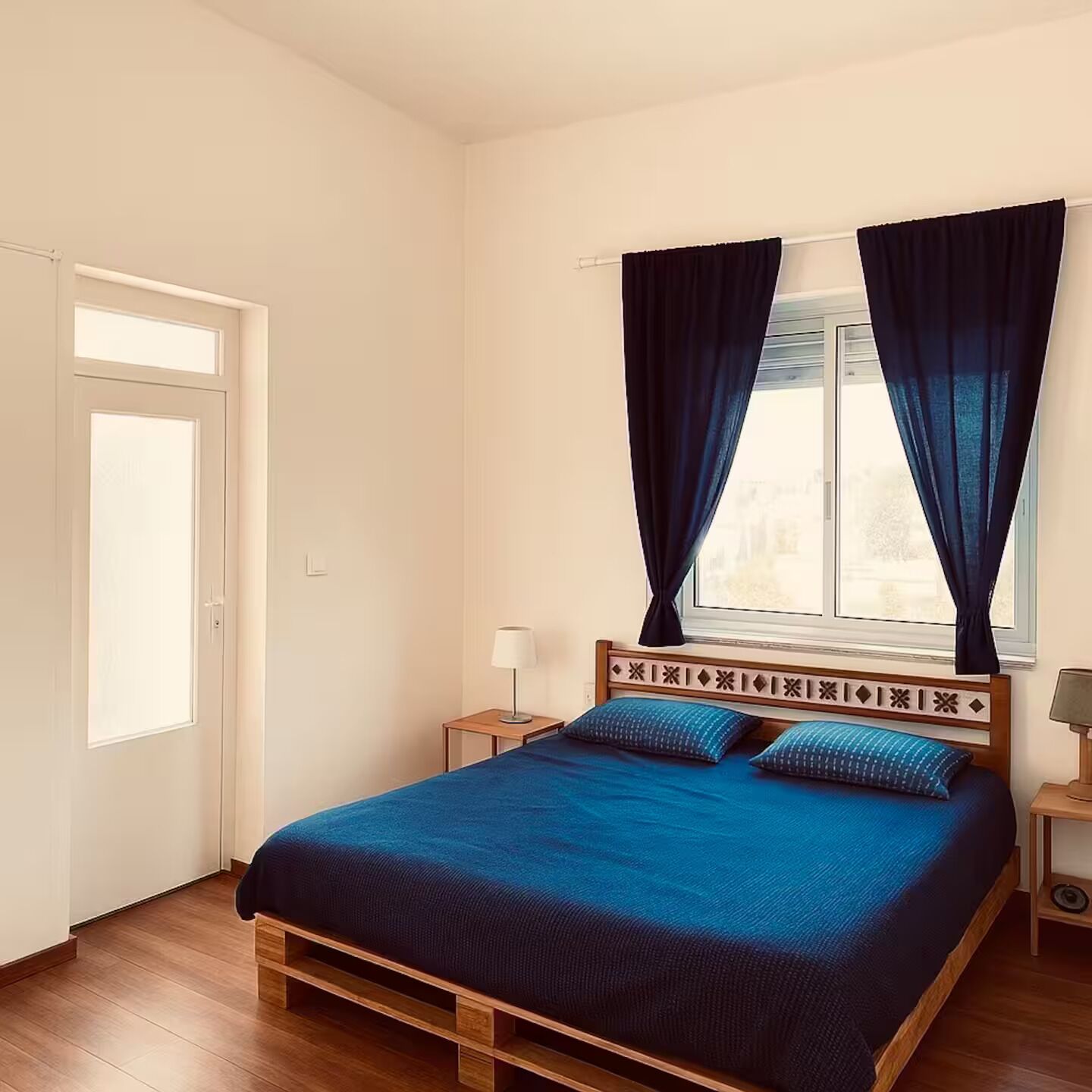 6 bedrooms, WiFi, bed sheets