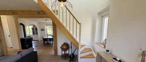 TV, fireplace, DVD player