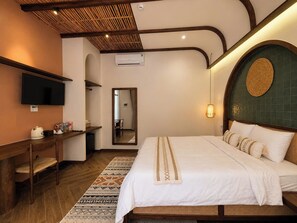 Double Room, City View | Free WiFi - SOHO BOUTIQUE (Quang Ngai)
