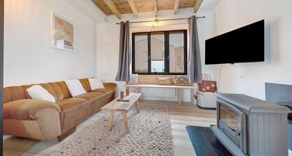 Renovated Apartment in Central Crozon with Terrace and Garden