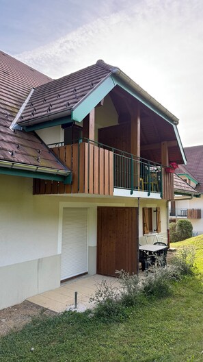 Exterior - 🏡 Le Birdie – Studio with Balcony Between Lake and Mountains (Giez)